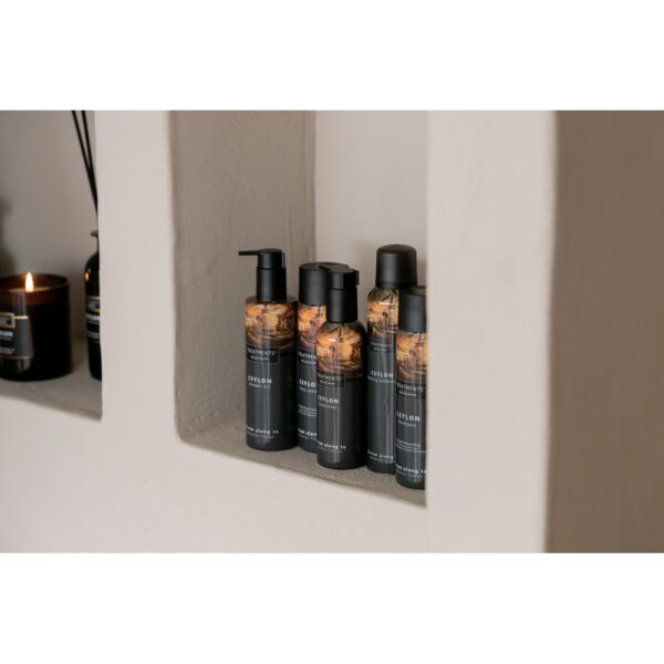 Pieniący się żel pod prysznic TREATMENTS Pieniący się żel pod prysznic TREATMENTS